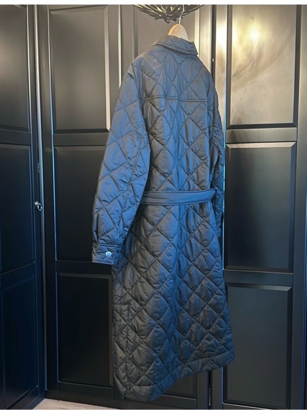 **ISO I’M SEARCHING FOR THIS
Coach Black Quilted Logo-Detail Jacket
Size M/L/XL - Picture 2 of 4